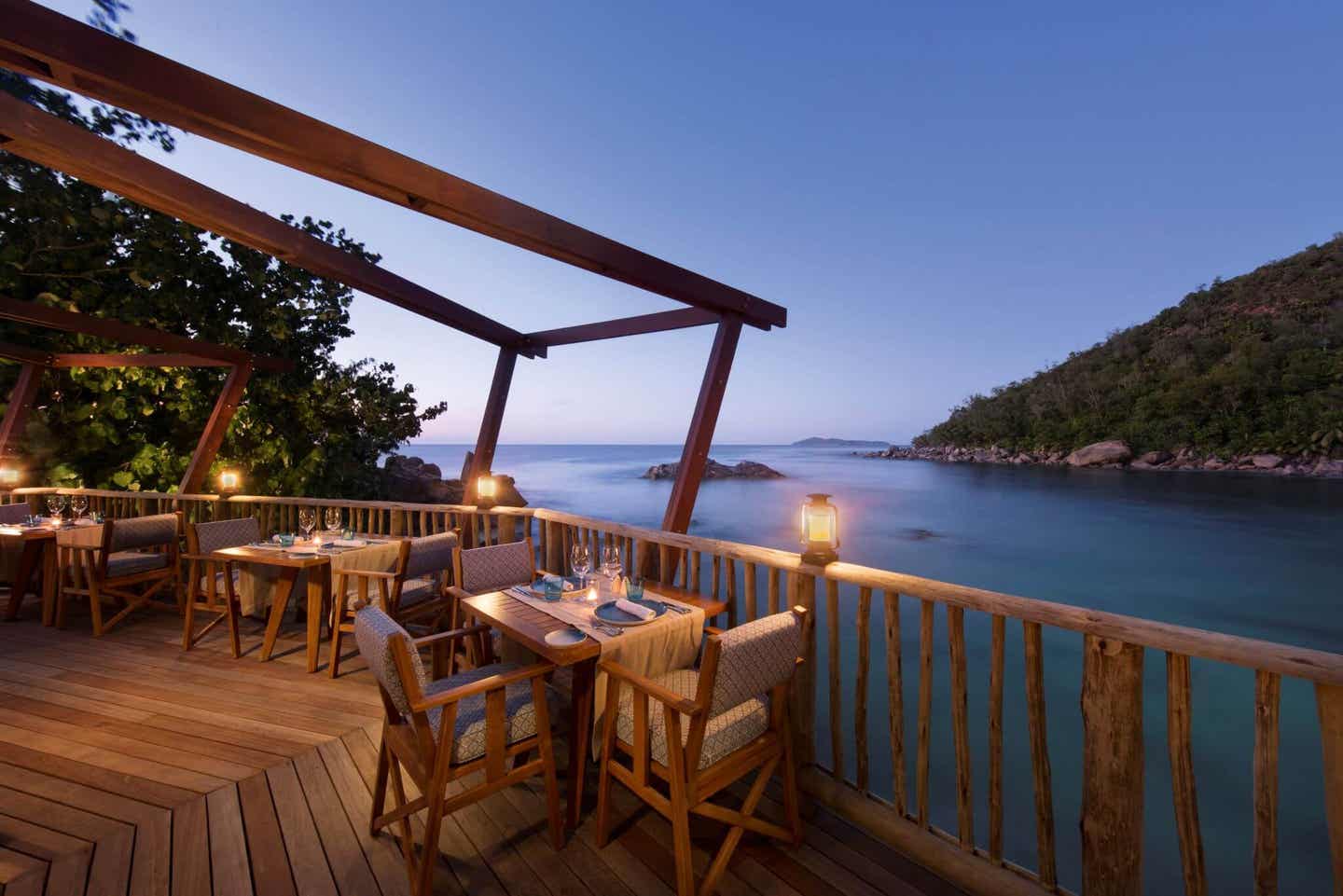 Dinner bei Sonnenuntergang für Ihre Strandhochzeit auf den Seychellen