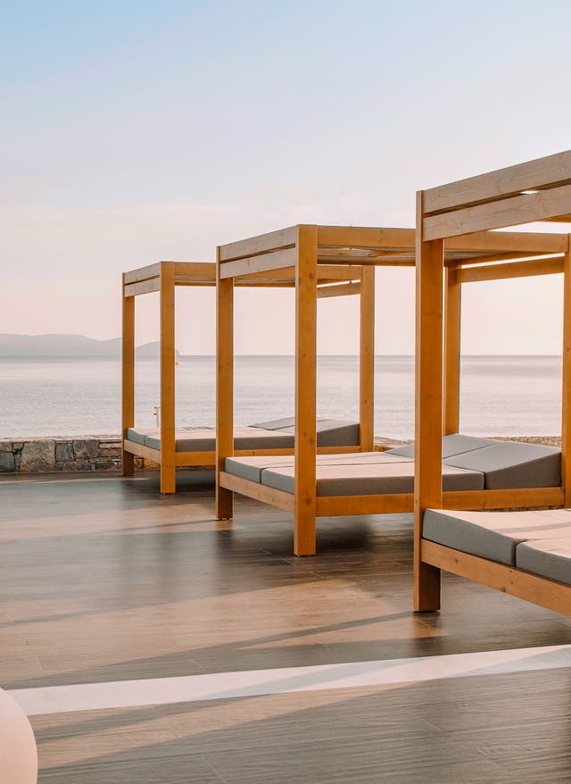 Erwachsenenhotels Die schönsten Erwachsenenhotels: Sonnendeck eines Hotels in Griechenland
