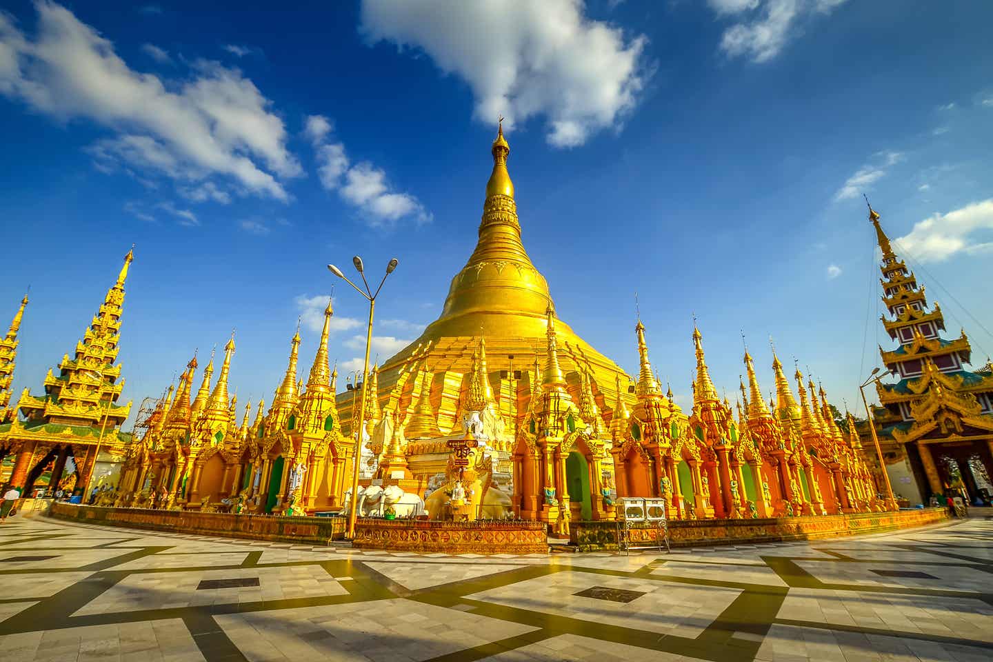 Urlaub in Myanmar – Shwedagon-Pagode in Yangon