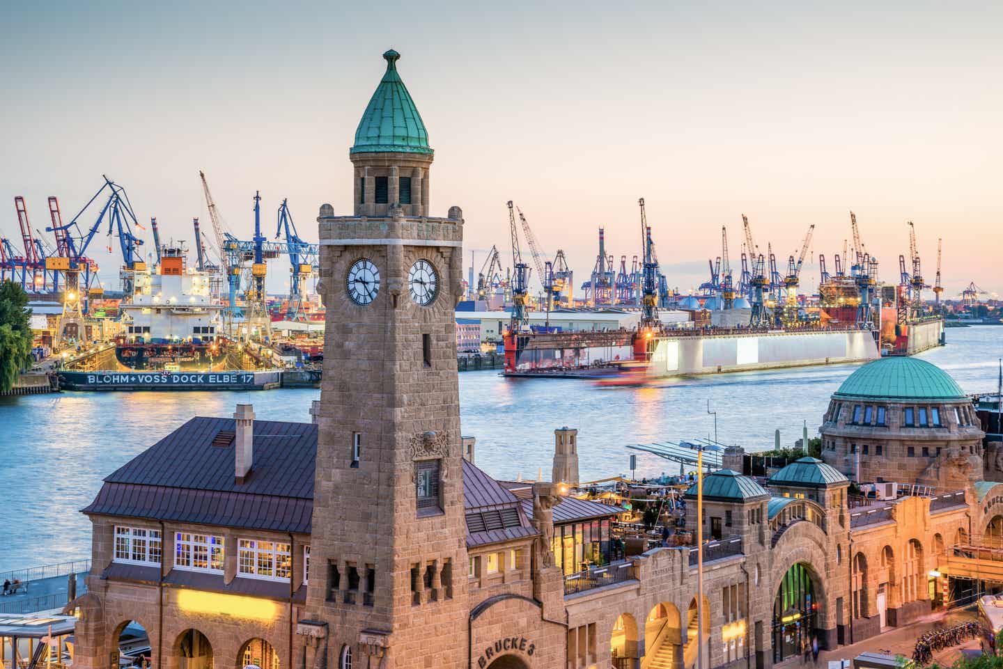 Städtereisen nach Hamburg: Elbe und Hafen