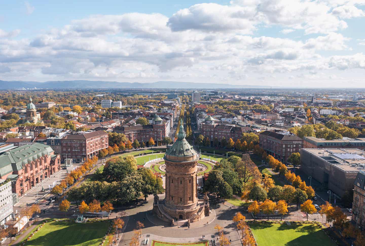 Mannheimer Wasserturm mit Stadtpanorama