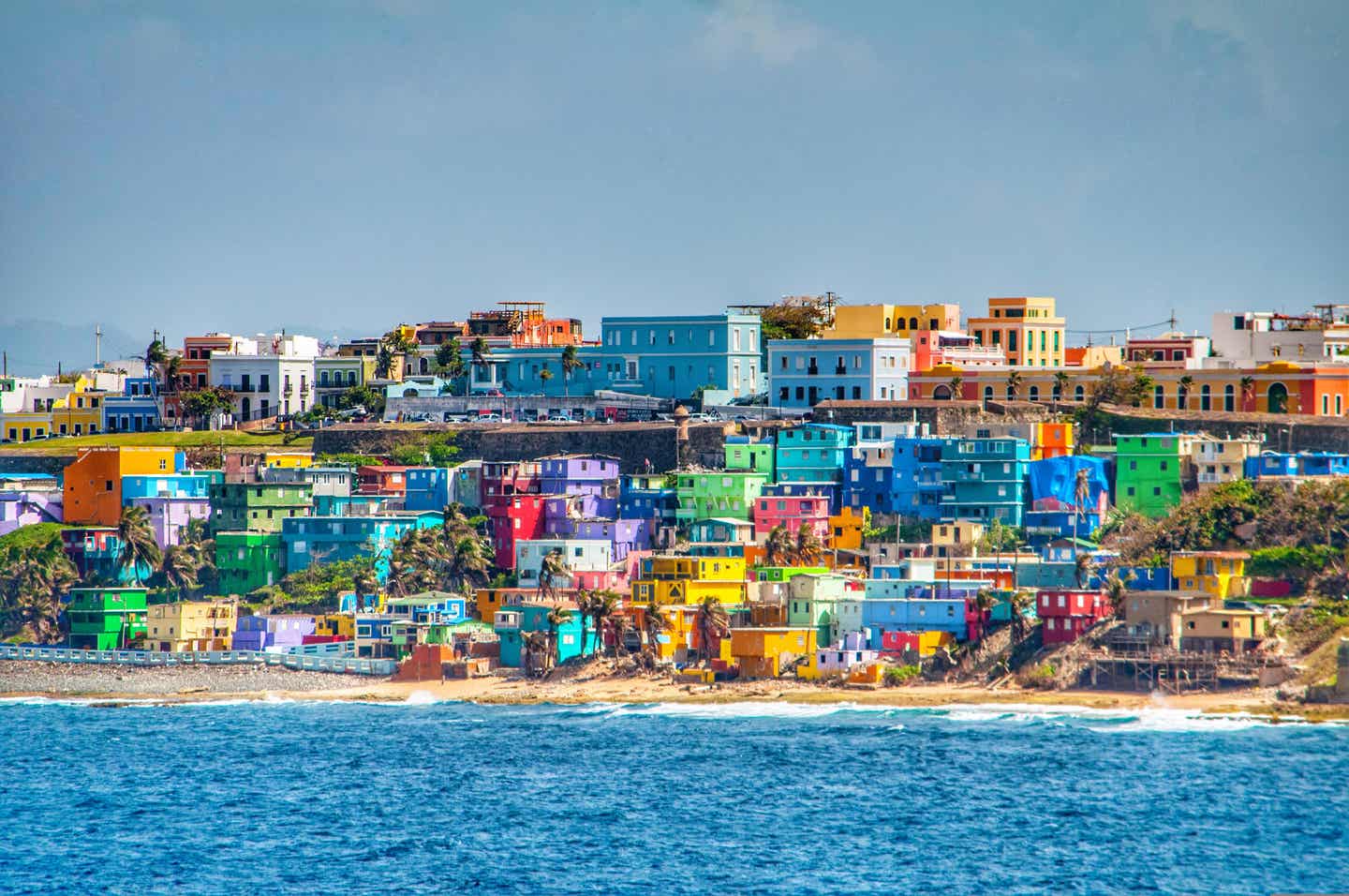 Urlaub auf Puerto Rico – Blick auf San Juan von Meer aus