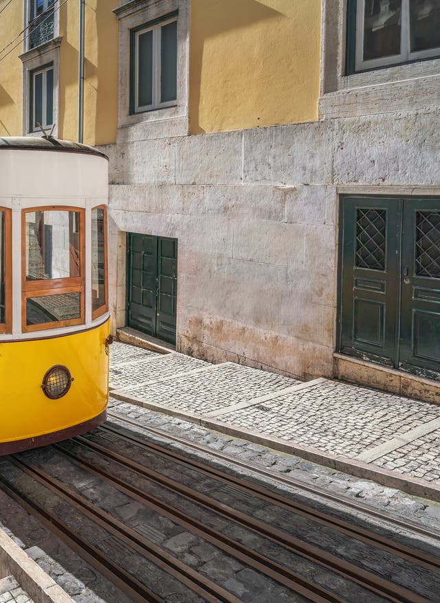Hotel in Lissabon buchen Stadtseilbahn Lissabon