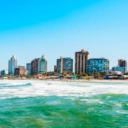 suedafrika-durban-kueste-hochhaeuser-g-891523206.jpg