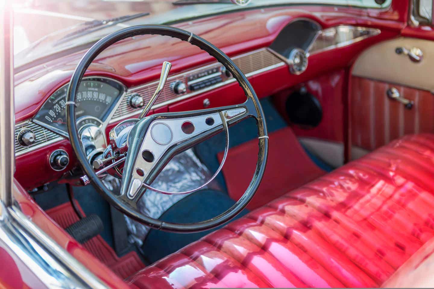 Interieur eines klassischen Oldtimers