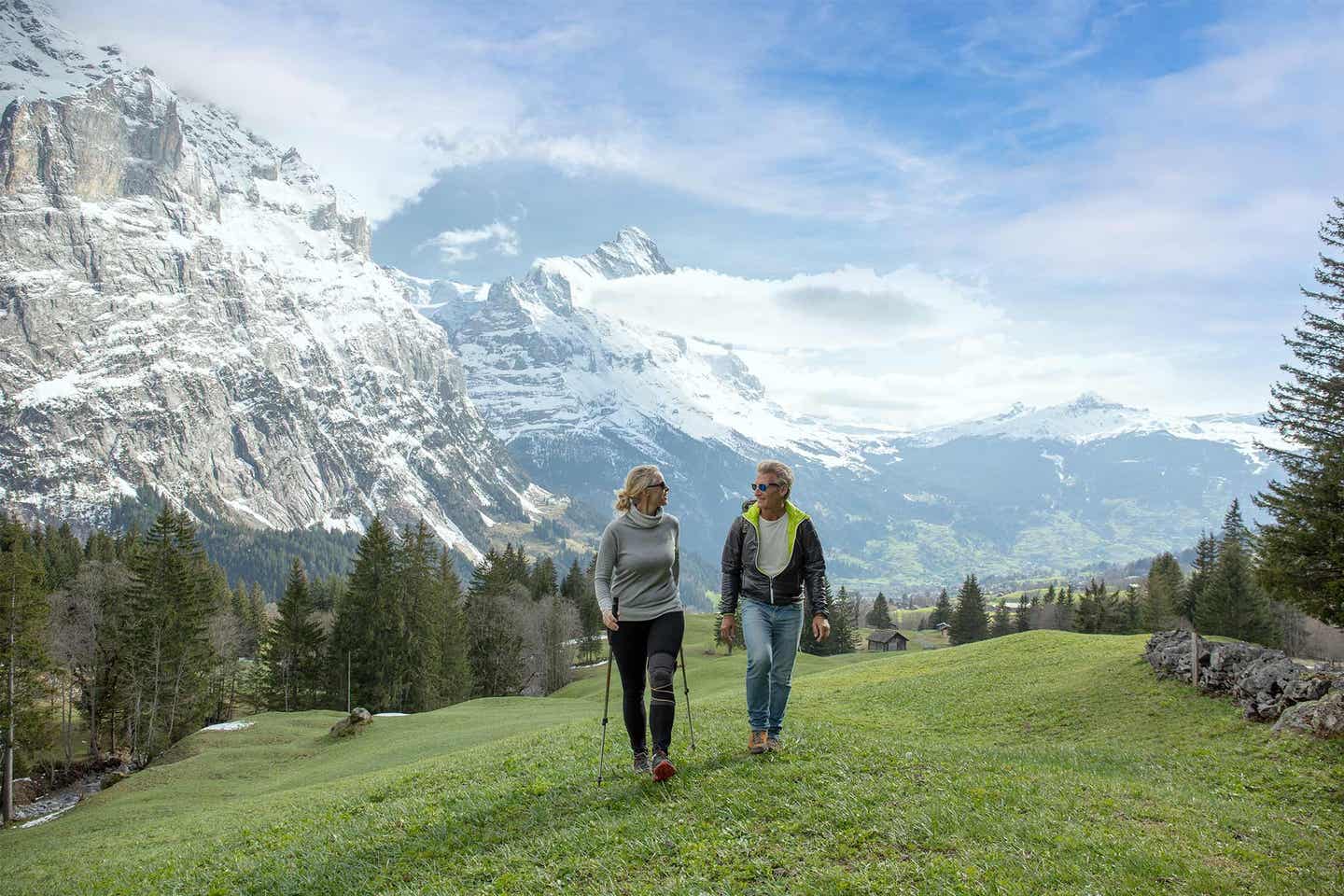 Zu Zweit durch die Alpen im schweizer Kanton Bern wandern