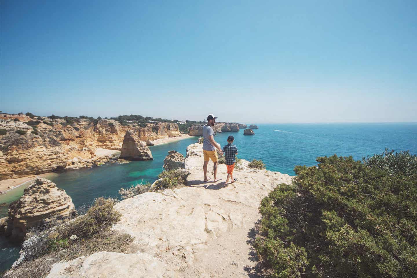 Ausblick auf das Meer vor den Kanaren im Familienurlaub