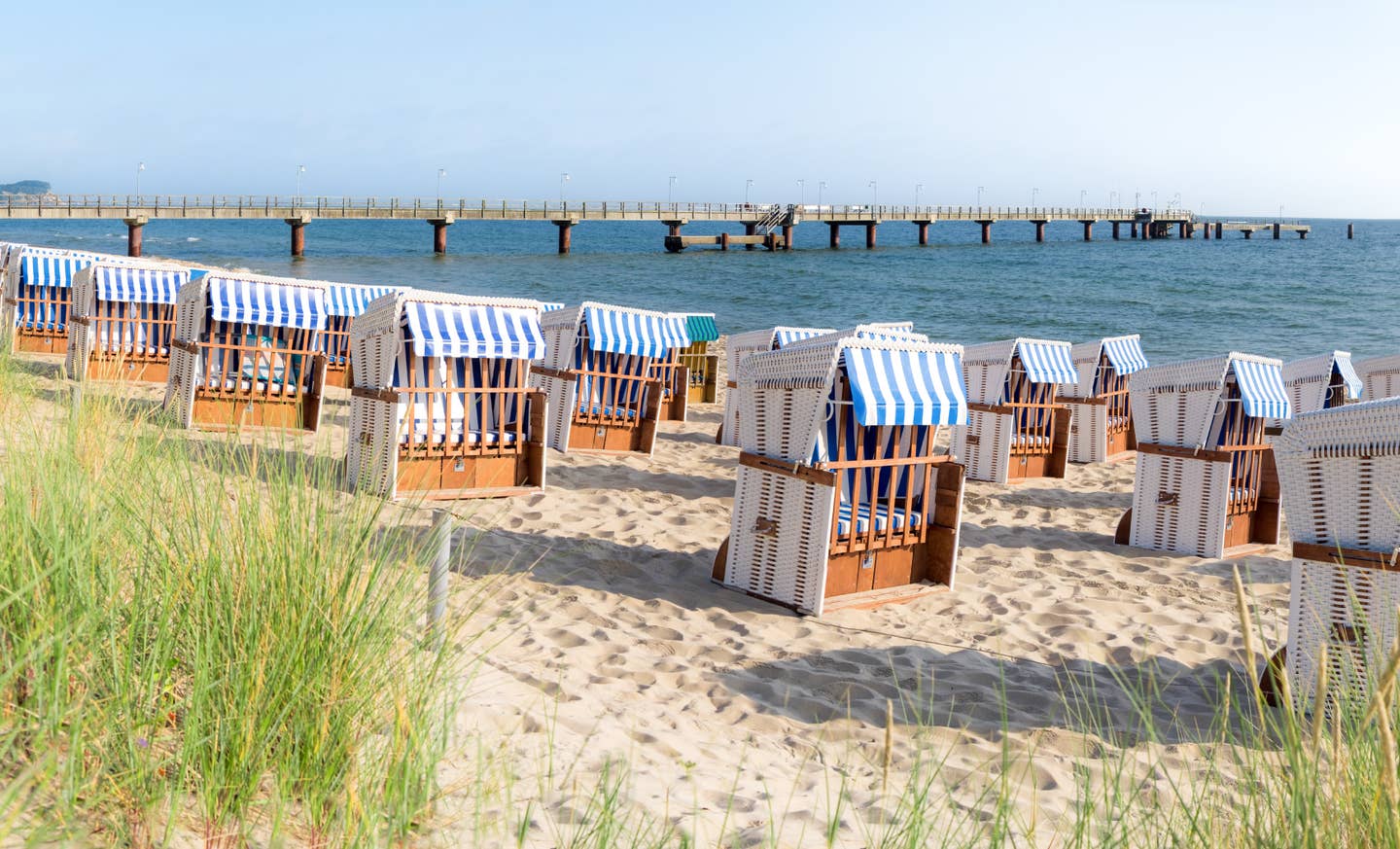 Rügen Urlaub mit DERTOUR. Auszeit am Sandstrand verbringen. Rügen Urlaub mit DERTOUR. Auszeit am Sandstrand verbringen.