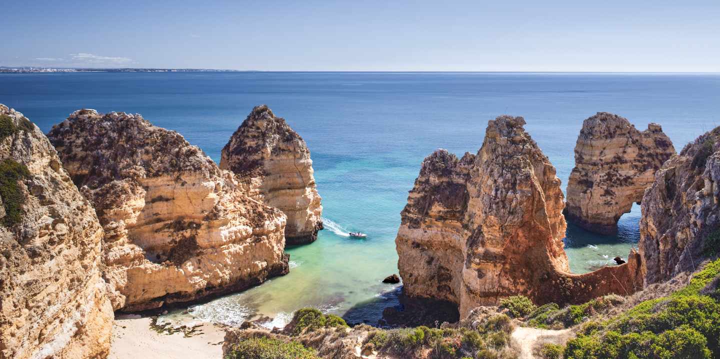 Ponta da Piedade bei Lagos – bis zu 20 Meter hohe Felsformationen und Grotten an der Algarve-Küste