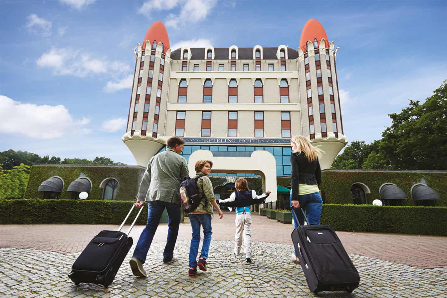 Hotels in Freizeitparks Efteling Hotel Außenansicht Schloss