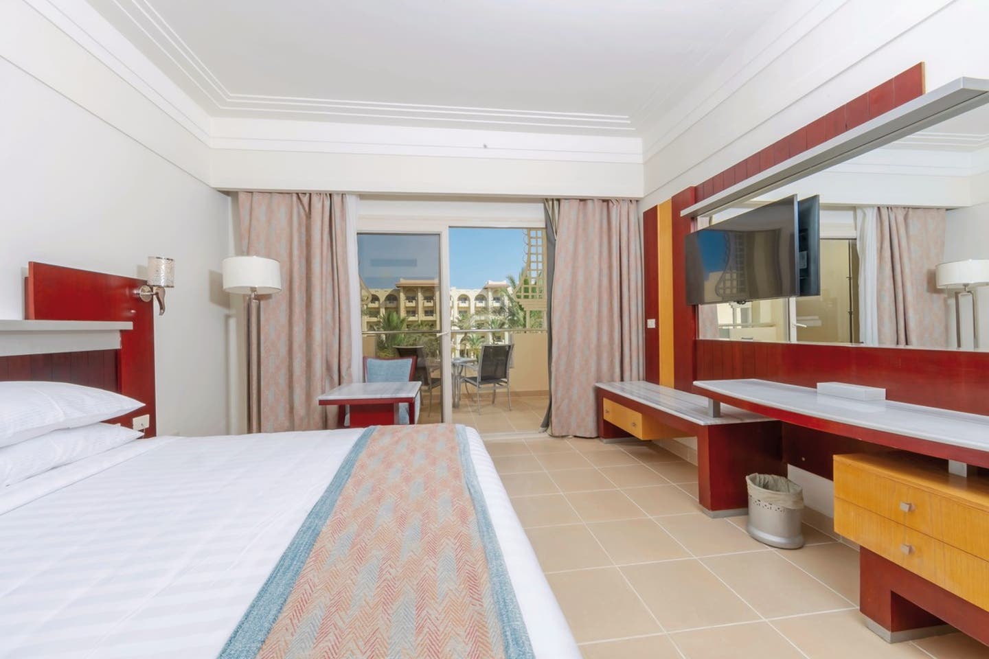 Wohnbeispiel Doppelzimmer Premium Poolblick