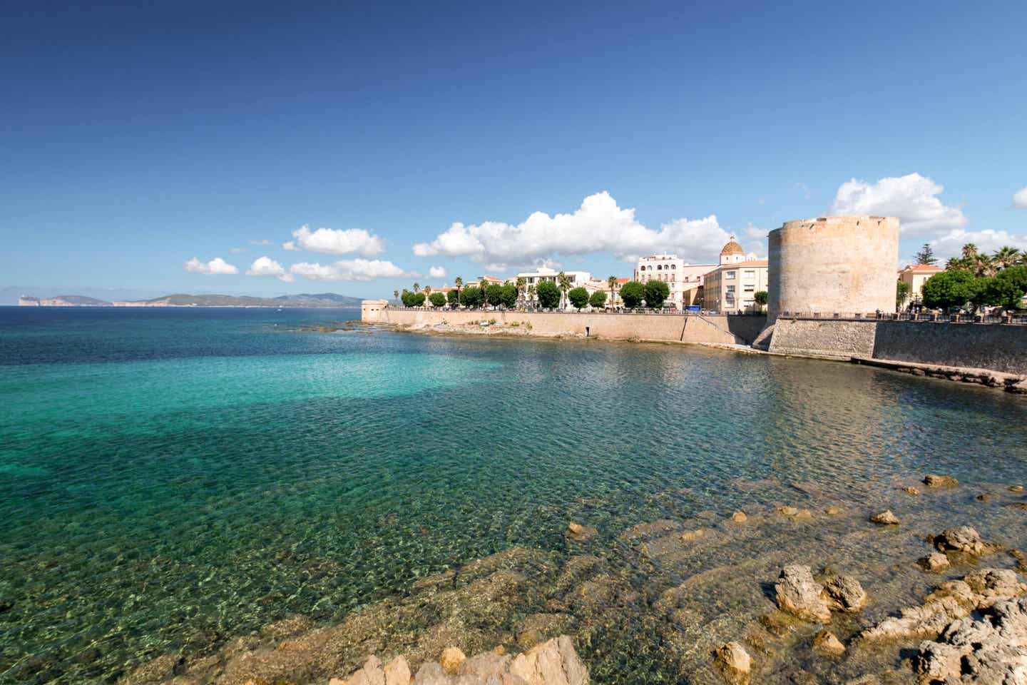 Meerblick und Stadtpanorama von Alghero