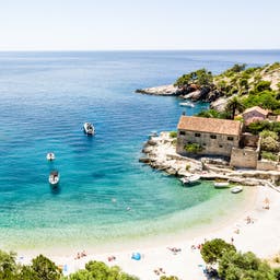 kroatien-luftaufnahme-sandstrand-g-1167282689.jpg