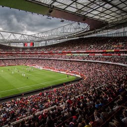 fussball-premiere-league-arsenal-stadion-innen-fb.jpeg