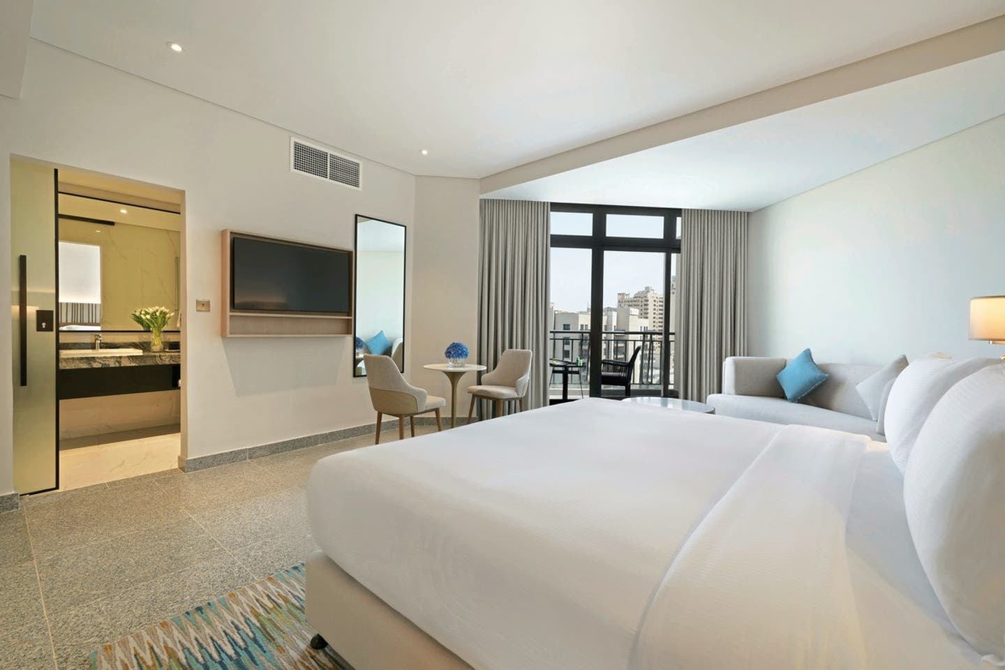 Wohnbeispiel Guest Room with Balcony
