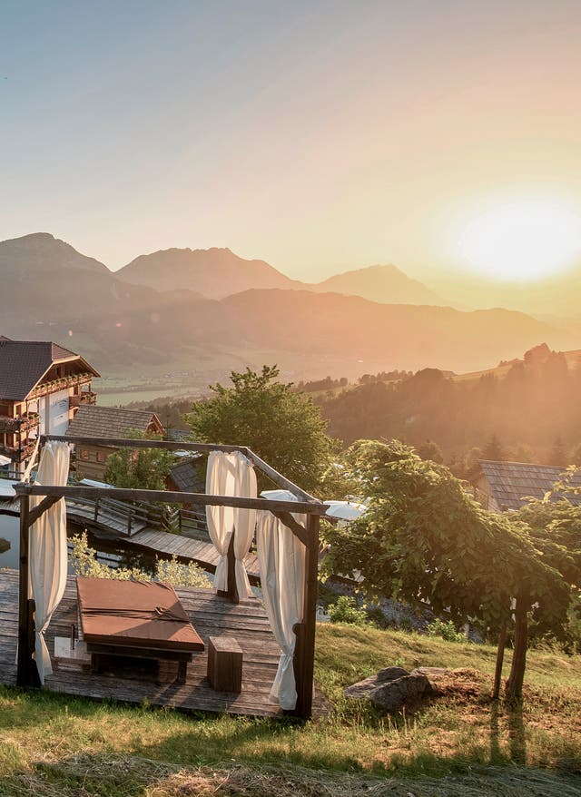 Nachhaltige Hotels Blick auf das Natur & Wellnesshotel Höflehner in Österreich