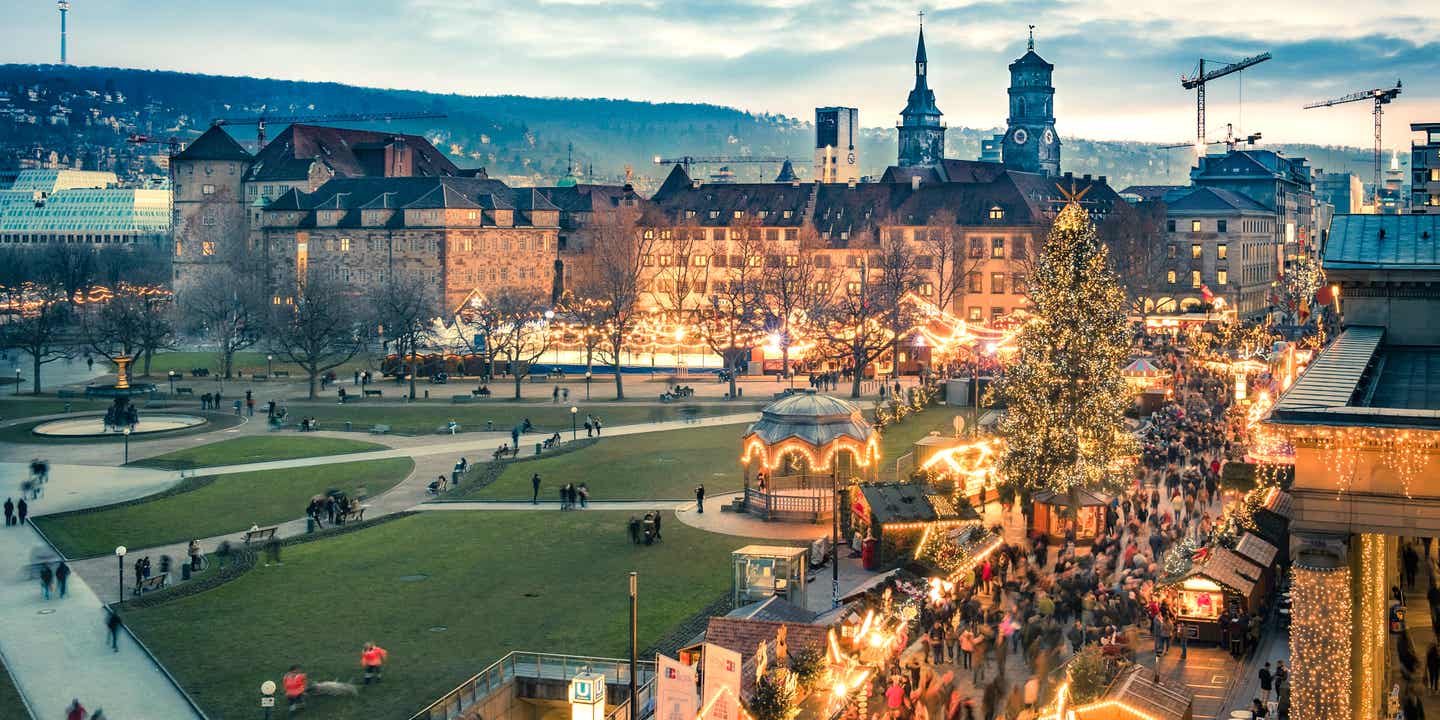 Weihnachtsmarkt in Stuttgart von oben