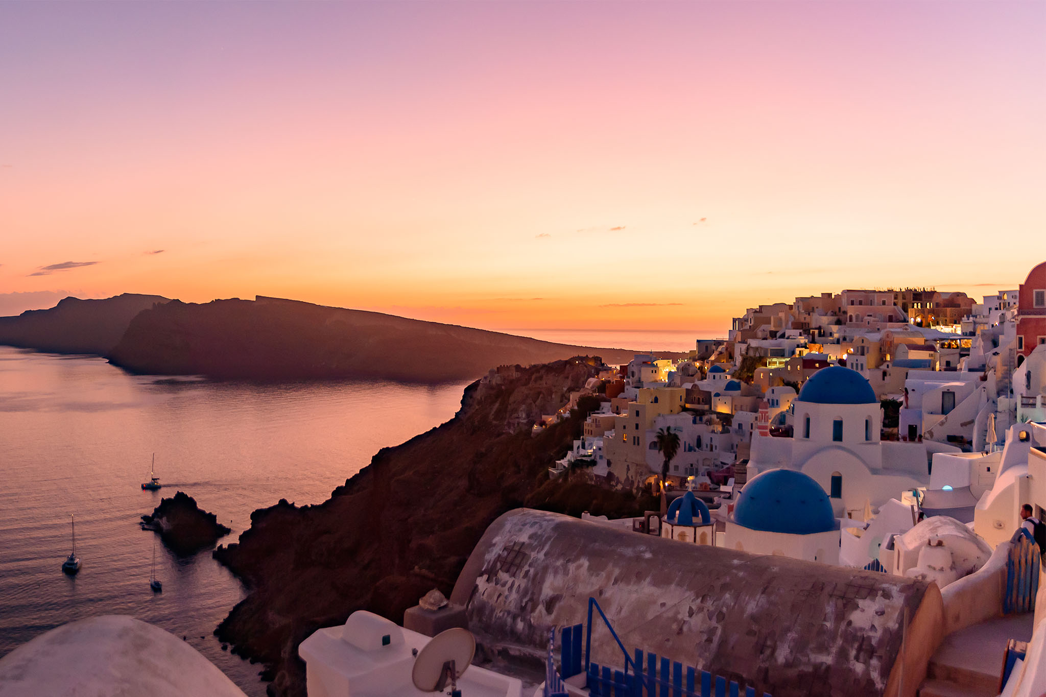 Auf Santorini Sonnenuntergang und Romantik erleben | DERTOUR