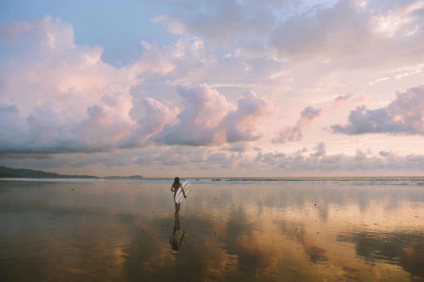 Surfen am Memories Beach bei Khao Lak