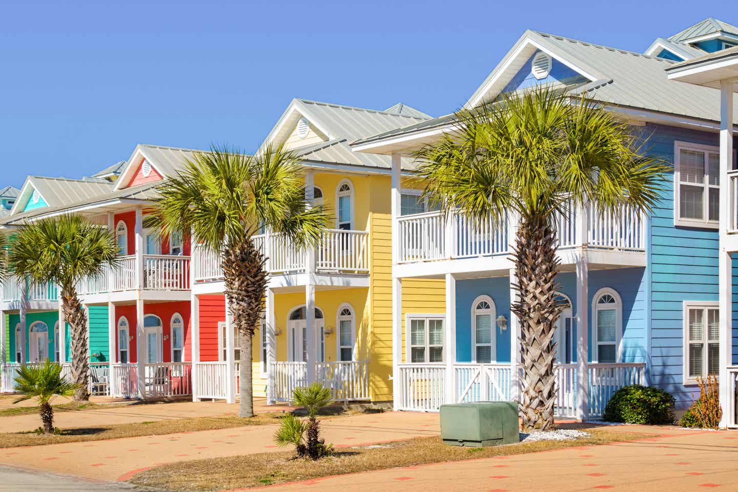 Florida zur Nebensaison: Panama City Beach mit bunten Häusern