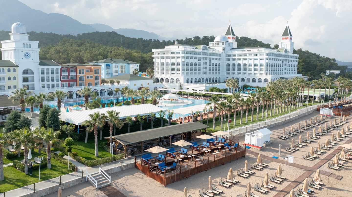 Nirvana Dolce Vita: Hotelanlage mit Strand Nirvana Dolce Vita: Hotelanlage mit Strand