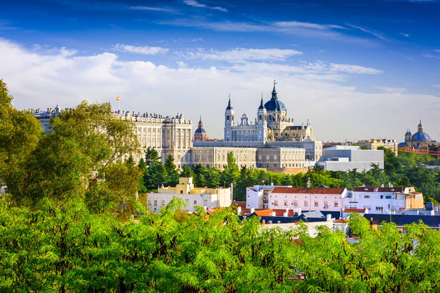 Städtereise Madrid - Stadtansicht von Madrid, Blick auf die Kathedrale