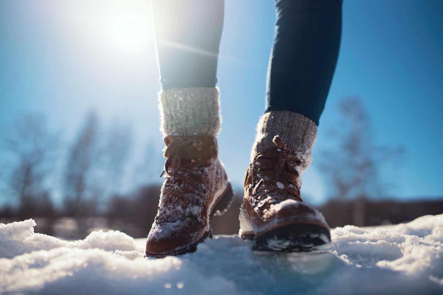 Schuhwerk für eine Winterwanderung