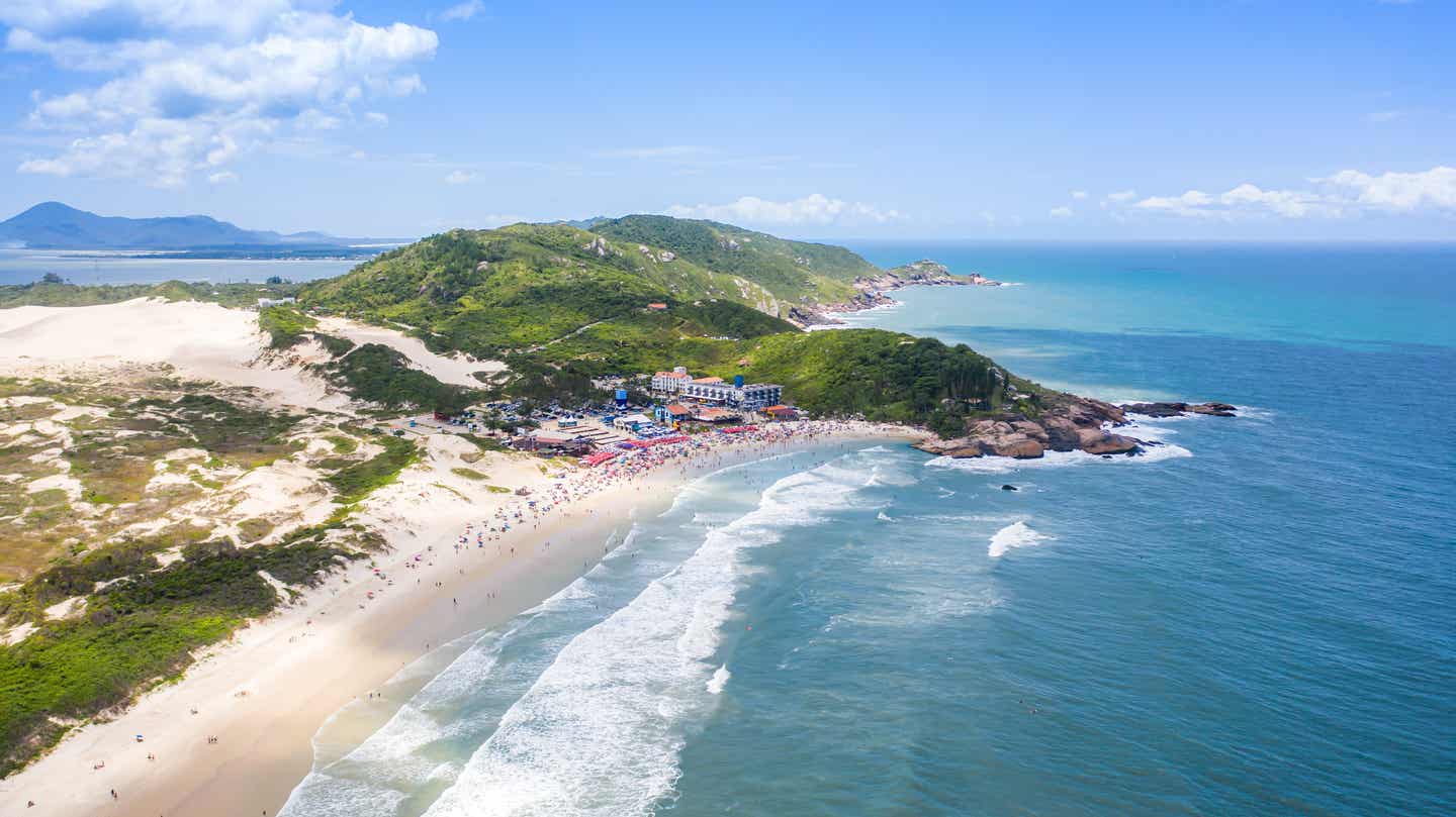 Brasiliens Strände: Luftaufnahme des Joaquina Strandes