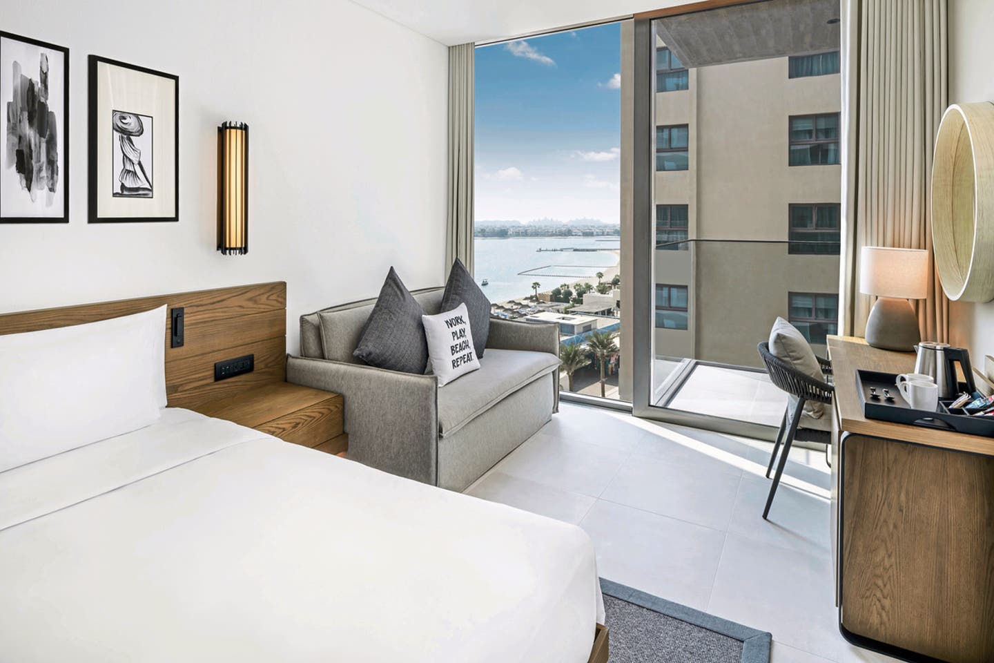 Wohnbeispiel Superior Room Partial Sea View