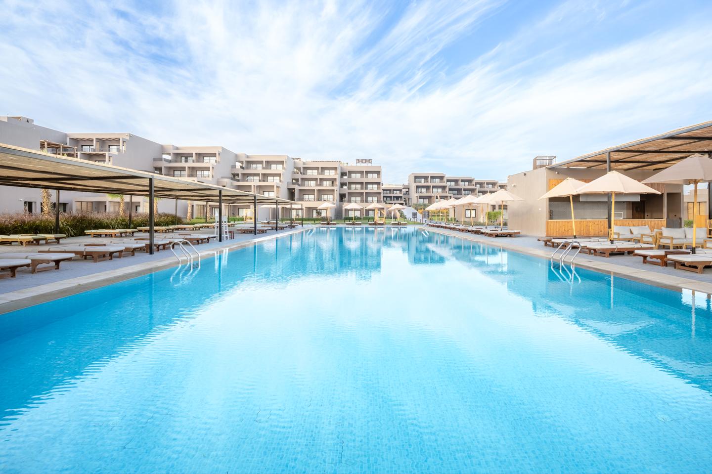 Pool Sentido Naga Bay