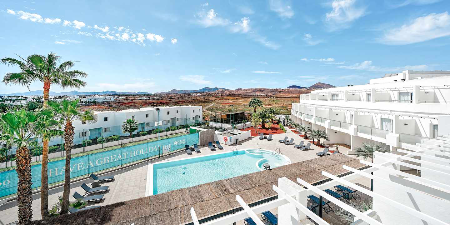 Blick auf den Pool des Sentido auf Lanzarote