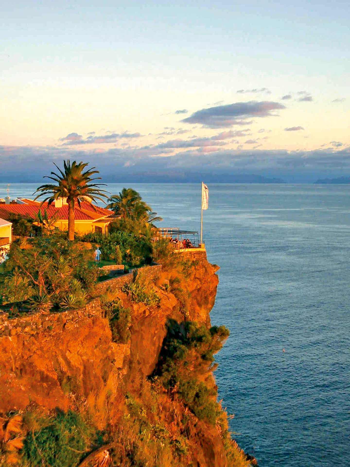 Hotel Inn & Art Madeira mit Meerblick