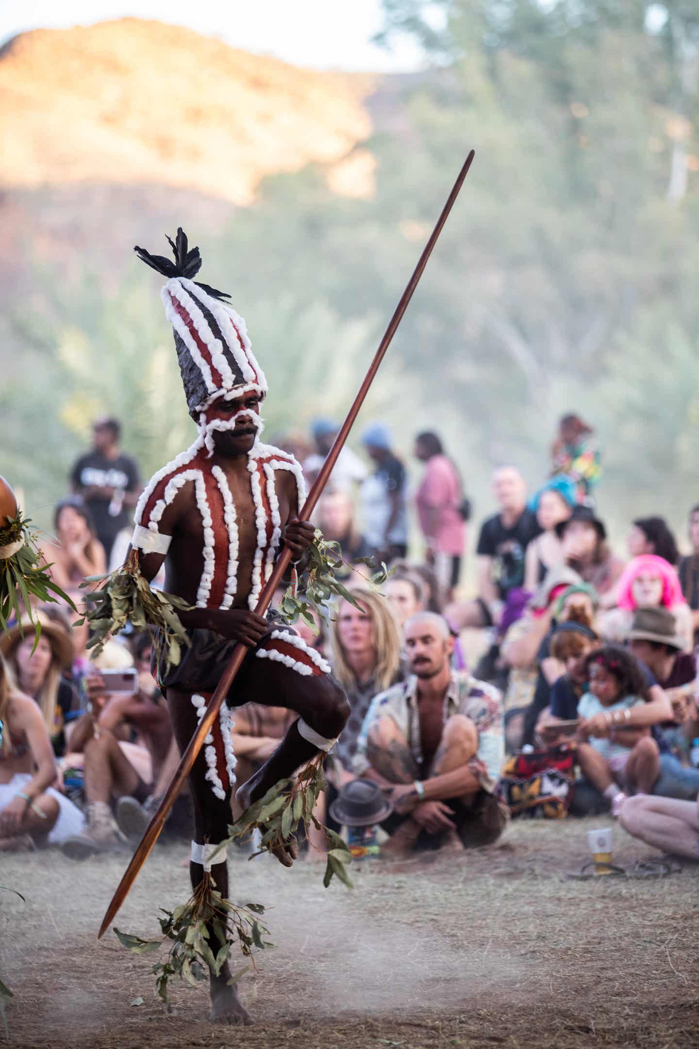 Northern-Territory-Sehenswürdigkeiten: Ureinwohner tanzt