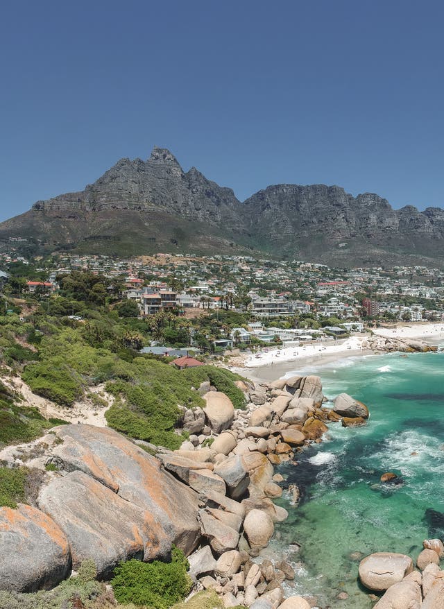 Südafrika Urlaub Südafrika Urlaub: Luft-Panorama-Ansicht von Camps Bay