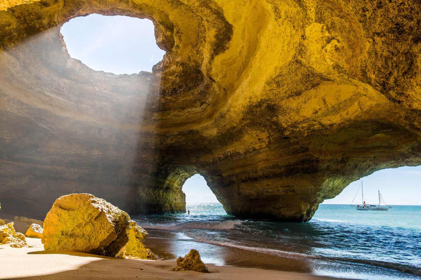 Benagil-Höhle an der Algarve