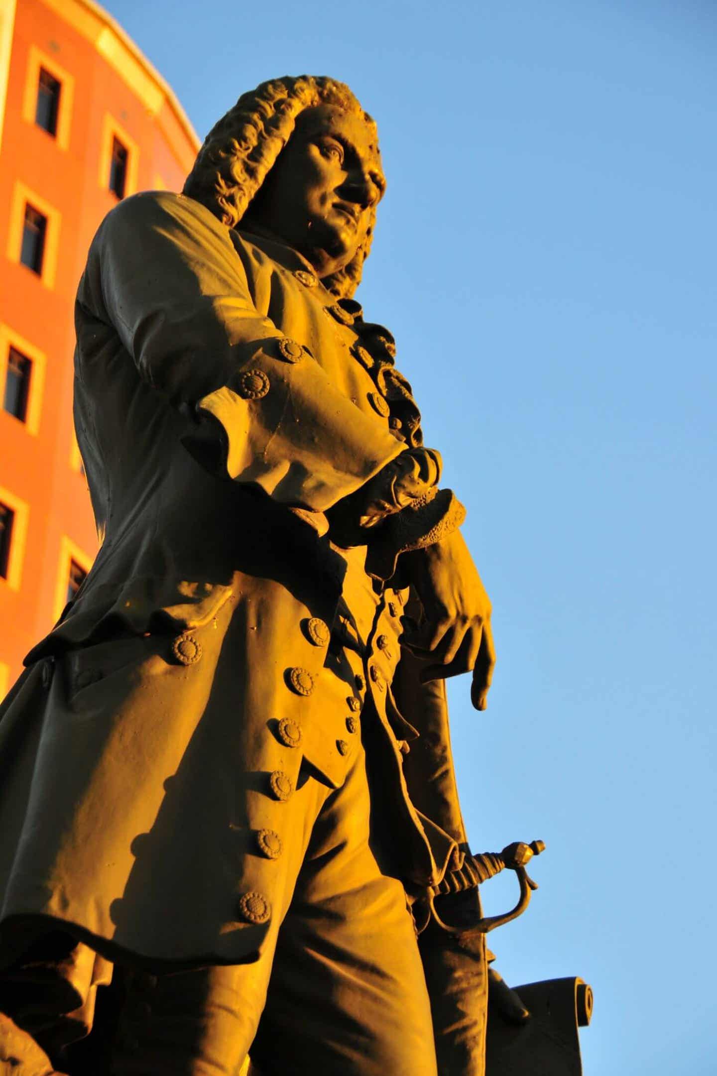 Bronzestatue in Port Louis 