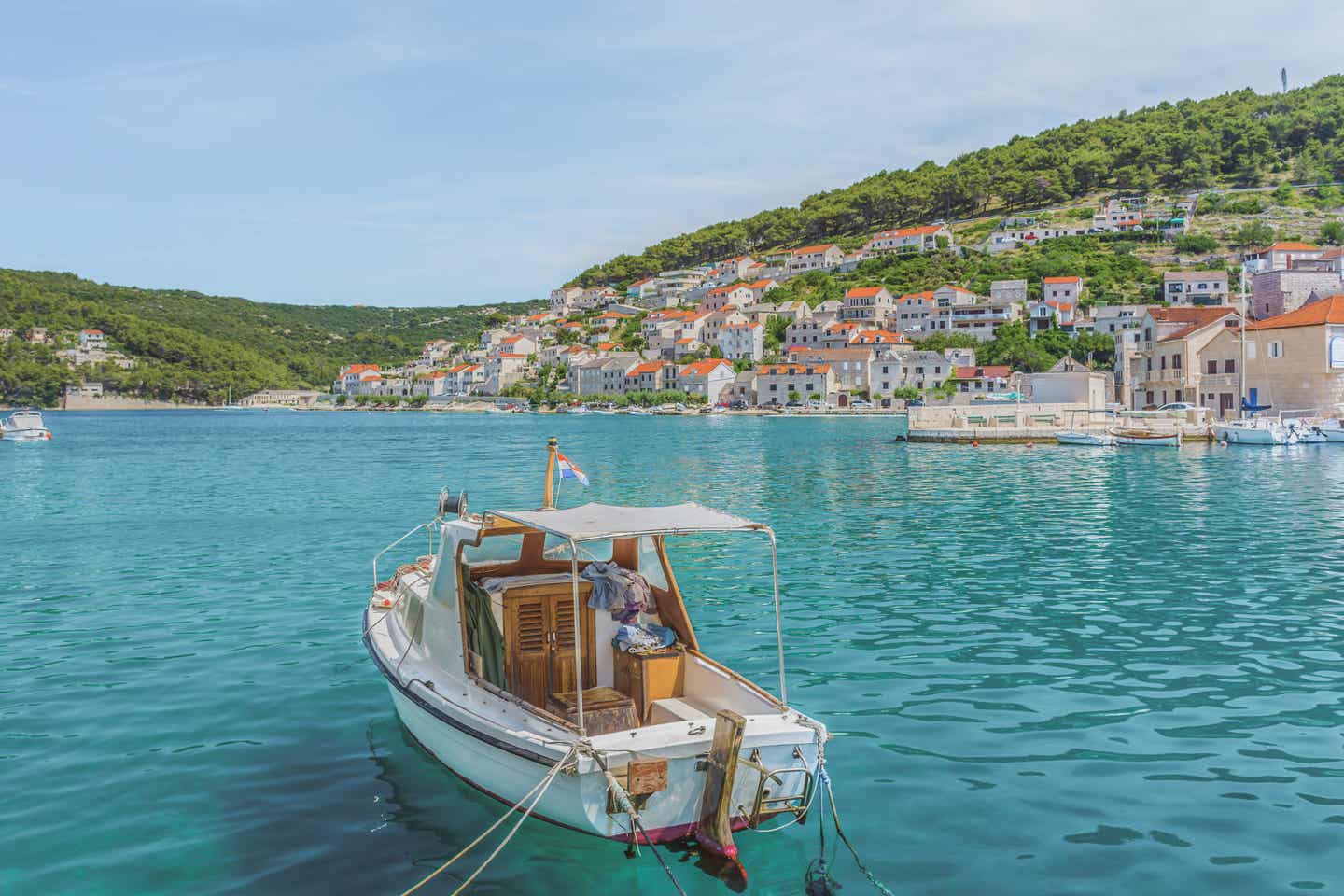 Urlaub in Dalmatien: Boot in Brac, Kroatien