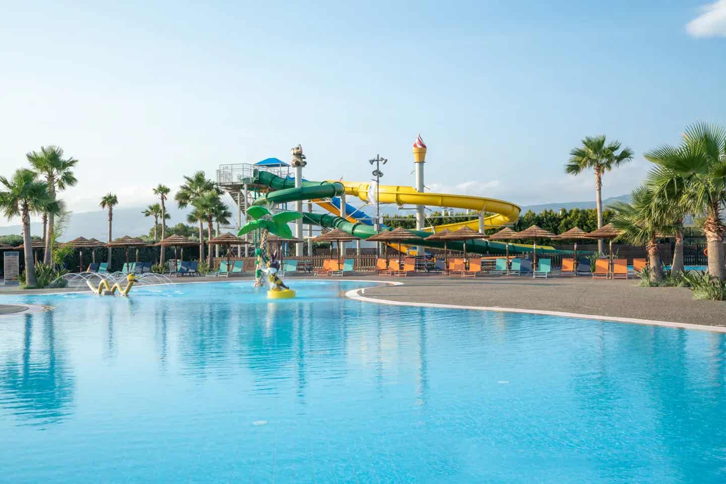 Hotels mit Wasserpark: Rutsche und Pool im Blue Lagoon Resort auf Kos