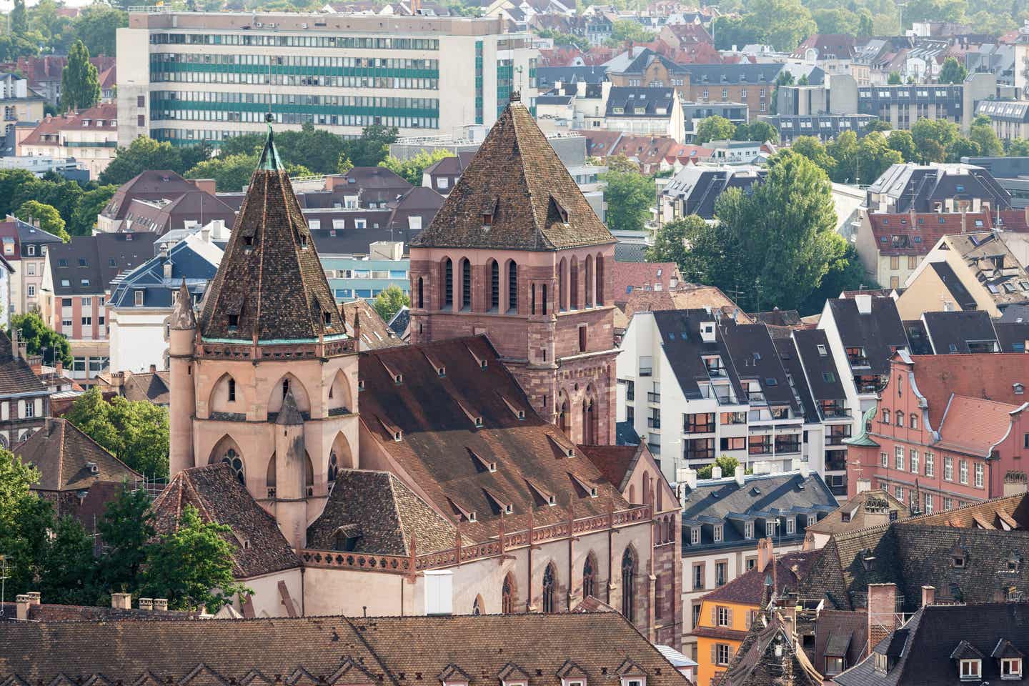 Straßburg Sehenswürdigkeiten: Luftaufnahme von der Thomaskirche