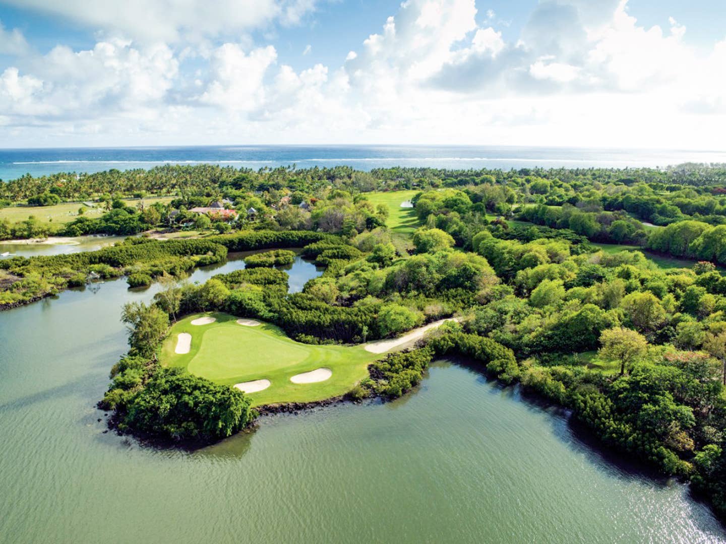 Constance Belle Mare Plage: Ein Golfplatz auf Mauritius