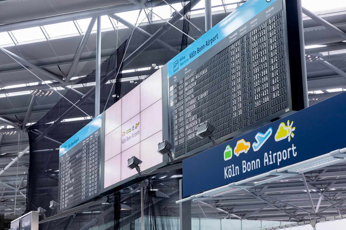Köln Bonn Airport Anzeigetafel