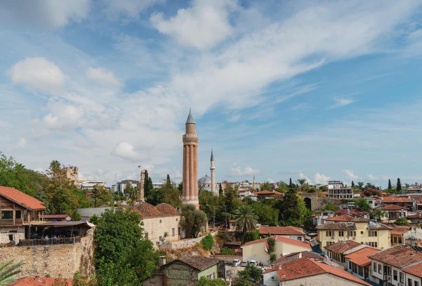 Antalyas Sehenswürdigkeiten entdecken: Yivliminare Moschee