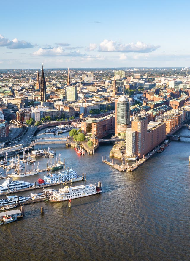 Städtereisen Hamburg Städtereise Hamburg: Luftaufnahme der Hafenstadt