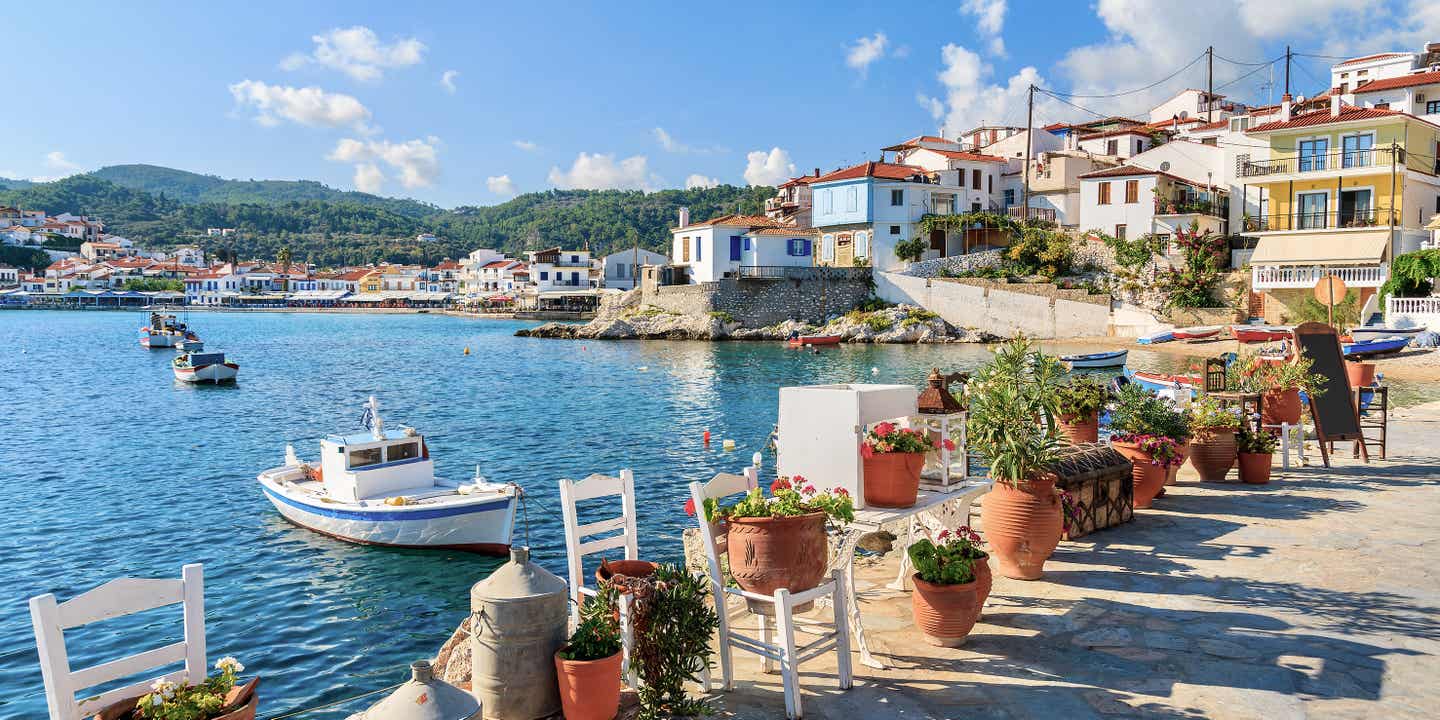 Ein idyllischer Hafen in der Kokkari Bucht auf Samos