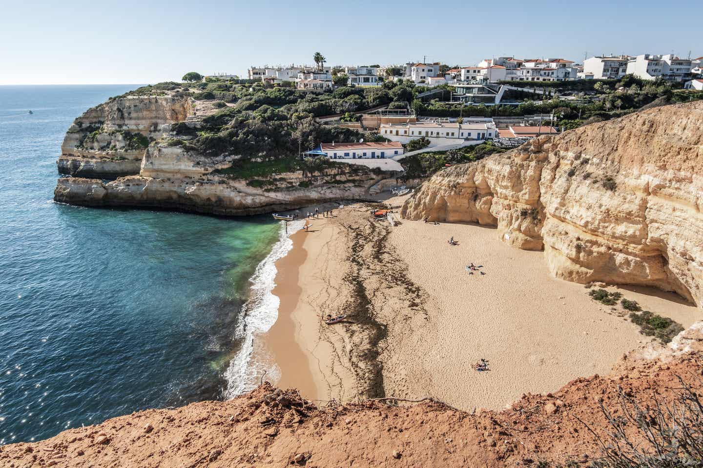 Strand von Benagil an der Algarve