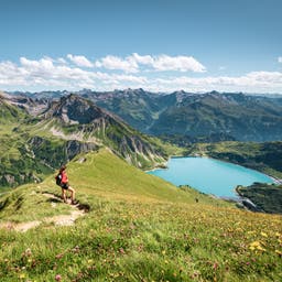 oesterreich-vorarlberg-lechtal-spullersee-wandern-g-1183815736.jpg
