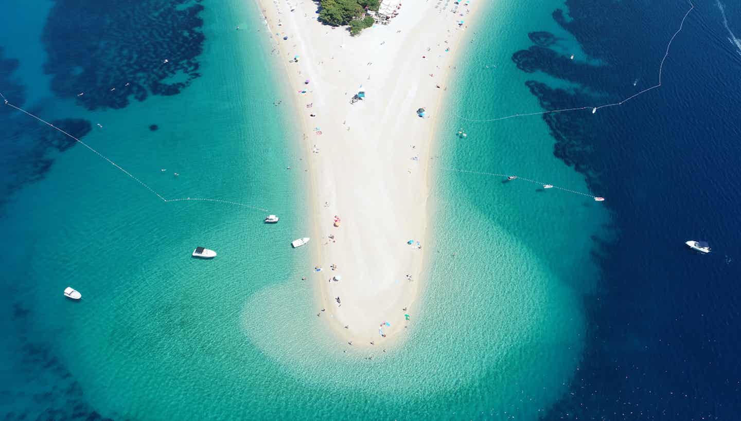 Strand von Zlatnic Rat auf der Insel Brac