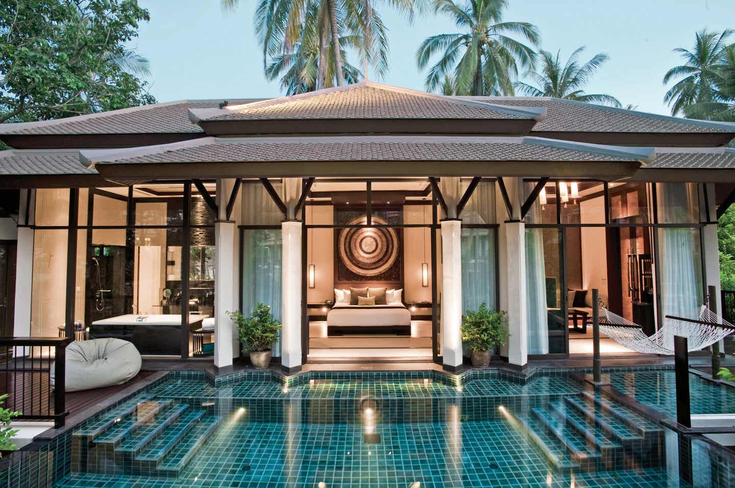 Luxusurlaub Thailand: luxuriöses Zimmer mit Pool