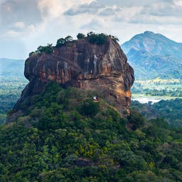 sri-lanka-sigiriya-lion-rock-g-626036388.jpg