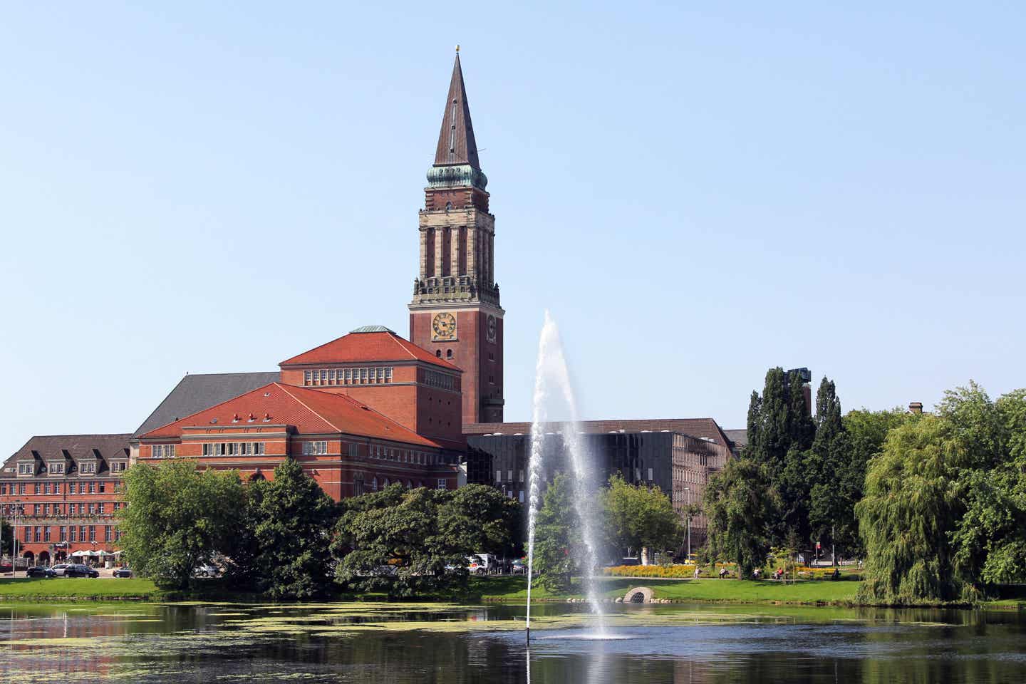 Urlaub in Kiel – Rathaus von Kiel